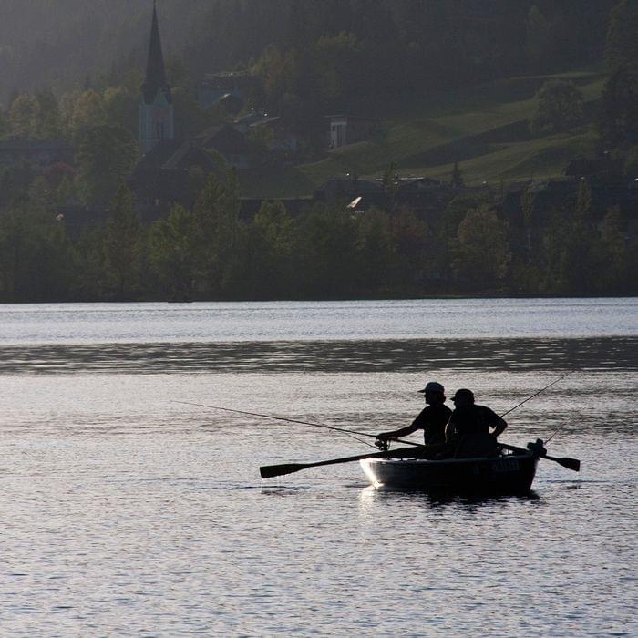 Fischen in den frühen Morgenstunden
