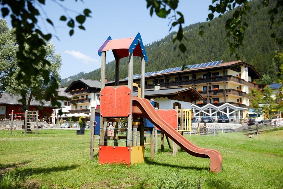 Spielplatz im Seegarten - Hotel Lacus