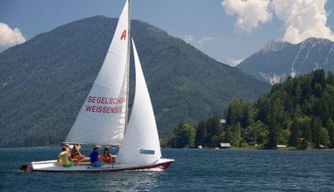 Segelboot am Weissensee in Kärnten