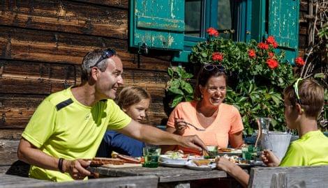 Almhütten-Einkehr am Weissensee