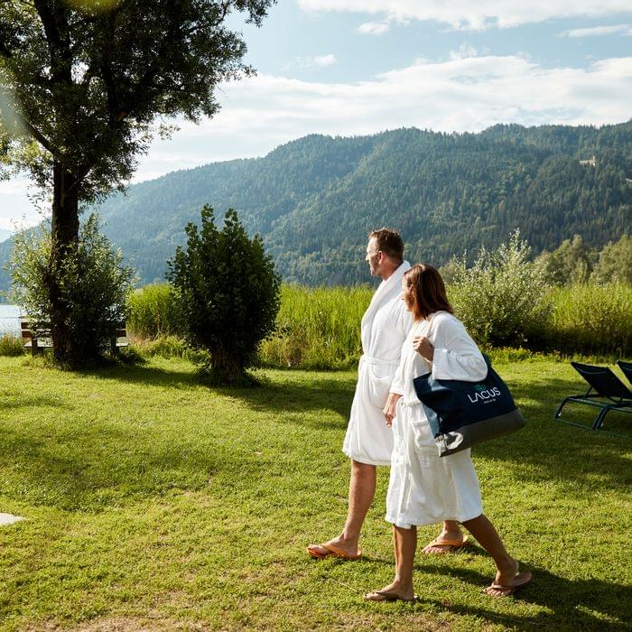 Großer Seegarten mit Liegewiese im Lacus