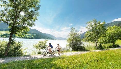 Biken am Seeufer vom Weissensee